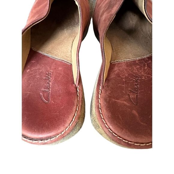 Clark’s Red Leather Mule Clogs - Picture 3 of 12